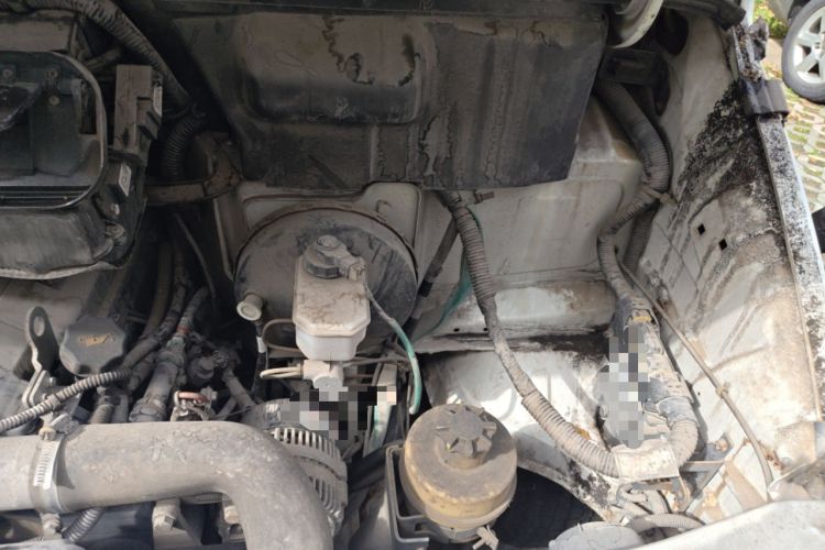 Used Iveco Daily 2014 2.8T-V35 NJ5044XXYQ3A43S4 Engine Bay Left