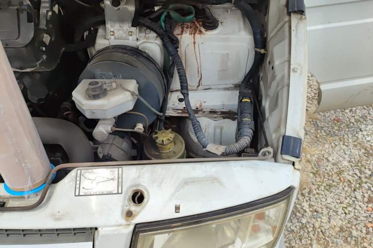 Used Iveco Daily 2014 2.5T-A35 NJ6484ACM47Z4 Engine Bay Left