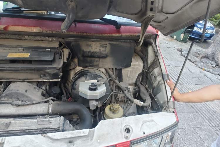 Used Iveco Daily 2014 2.8T-V35 NJ5044XXYQZA43S4 Engine Bay Left