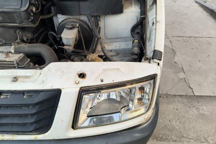 Used Iveco Daily 2014 2.5T-A35 NJ6484ACM47Z4 Engine Bay Left
