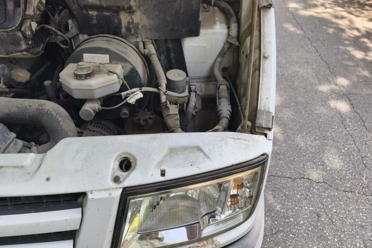 Used Iveco Daily 2014 2.8T-V40 NJ5044XXY3A43S4 Engine Bay Left