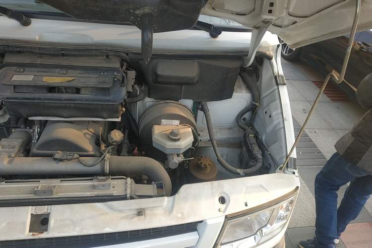 Used Iveco Daily 2014 2.5T-A35 NJ6484ACM47Z4 Engine Bay Left