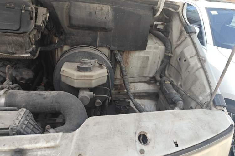 Used Iveco Daily 2014 2.8T-A35 NJ6495ACZ43S4 Engine Bay Left