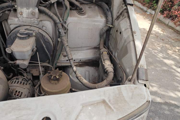 Used Iveco Daily 2014 2.5T-A35 NJ6485AC47Z4 Engine Bay Left