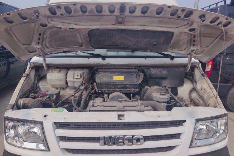 Used Iveco Daily 2014 2.8T-V40 NJ5044XXY3A43S4 Engine Bay