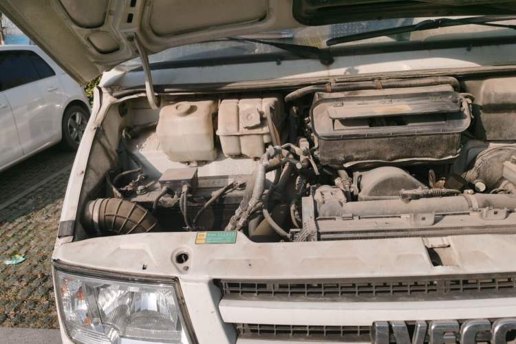 Used Iveco Daily 2014 2.5T-A35 NJ6484ACM47Z4 Engine Bay Right