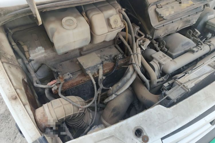 Used Iveco Daily 2014 2.8T-V35 NJ5044XXYQZA43S4 Engine Bay Right