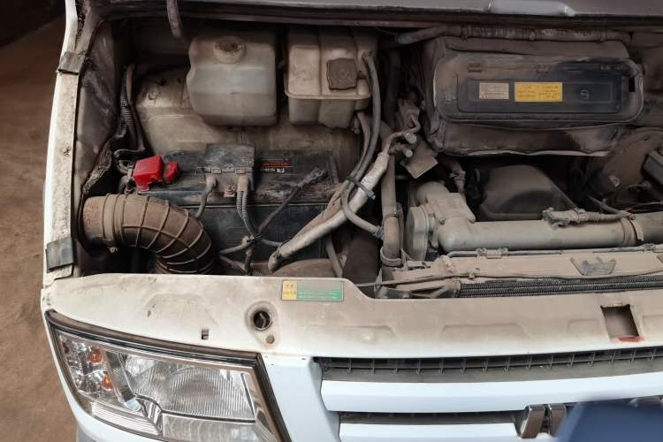 Used Iveco Daily 2014 2.5T-A35 NJ6484ACM47Z4 Engine Bay Right