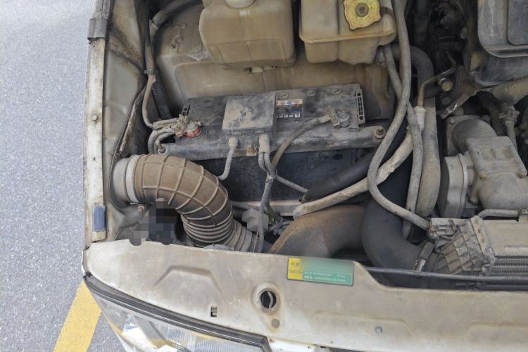 Used Iveco Daily 2014 2.8T-V35 NJ5044XXYQ3A43S4 Engine Bay Right