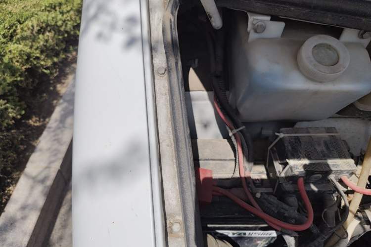 Used Iveco Daily 2014 2.5T-A35 NJ6484ACM47Z4 Engine Bay Right