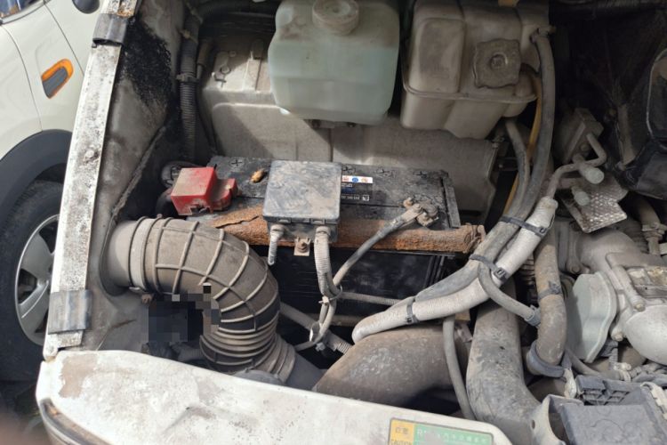 Used Iveco Daily 2014 2.8T-V35 NJ5044XXYQ3A43S4 Engine Bay Right
