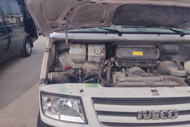 Used Iveco Daily 2014 2.8T-V40 NJ5044XXY3A43S4 Engine Bay Right