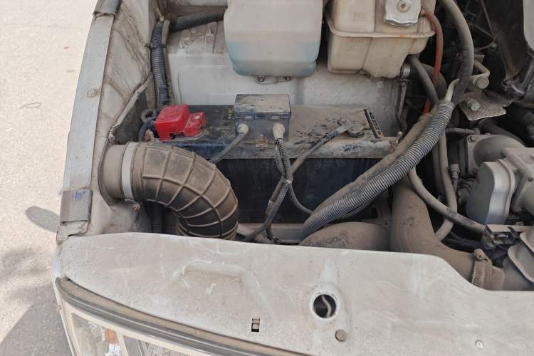 Used Iveco Daily 2014 2.5T-A35 NJ6485AC47Z4 Engine Bay Right