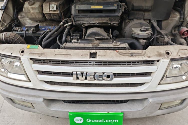 Used Iveco Daily 2014 2.5T-A35 NJ6485AC47Z4 Engine Bay
