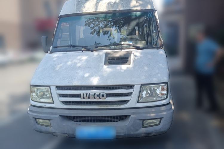 Used Iveco Daily 2014 2.5T-A35 NJ6484ACM47Z4 Front