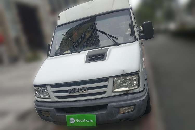 Used Iveco Daily 2014 2.5T-A35 NJ6484ACM47Z4 Front