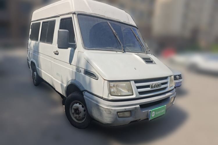 Used Iveco Daily 2014 2.5T-A35 NJ6484ACM47Z4 Front Right 45 Deg