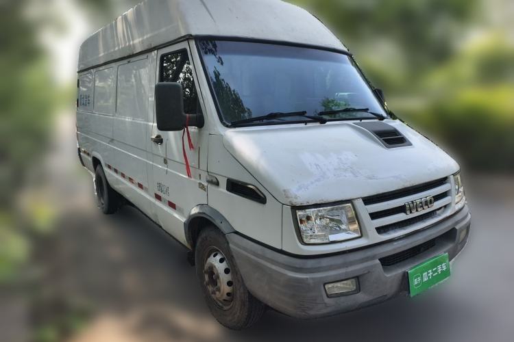 Used Iveco Daily 2014 2.8T-V40 NJ5044XXY3A43S4 Front Right 45 Deg