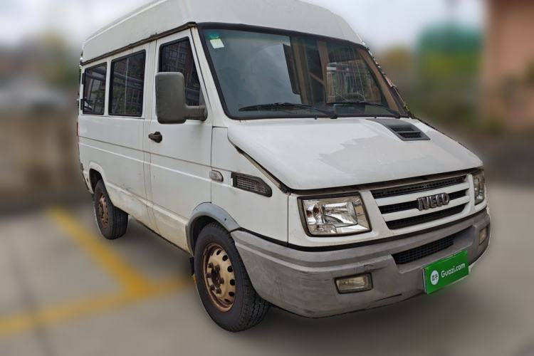 Used Iveco Daily 2014 2.5T-A35 NJ6485AC47Z4 Front Right 45 Deg