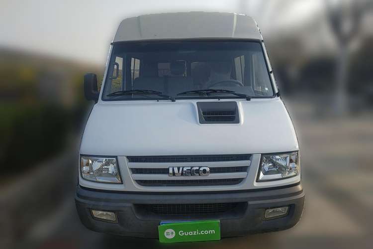 Used Iveco Daily 2014 2.5T-A35 NJ6484ACM47Z4 Front