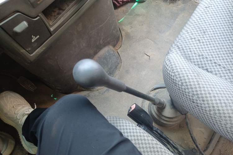 Used Iveco Daily 2014 2.5T-A35 NJ6484ACM47Z4 Gear Lever