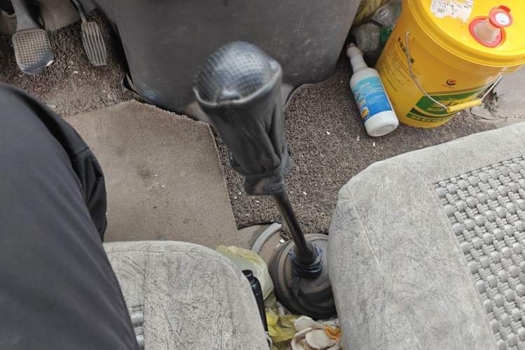 Used Iveco Daily 2014 2.5T-A35 NJ6484ACM47Z4 Gear Lever