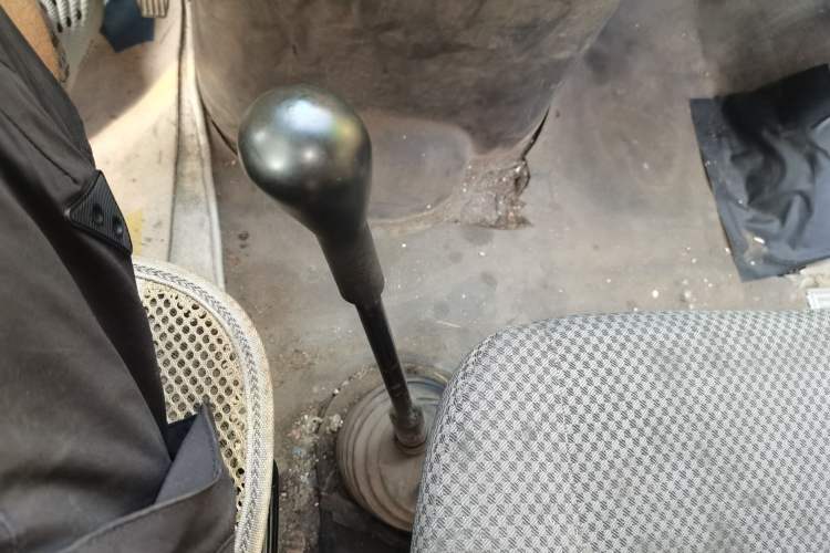 Used Iveco Daily 2014 2.5T-A35 NJ6484ACM47Z4 Gear Lever