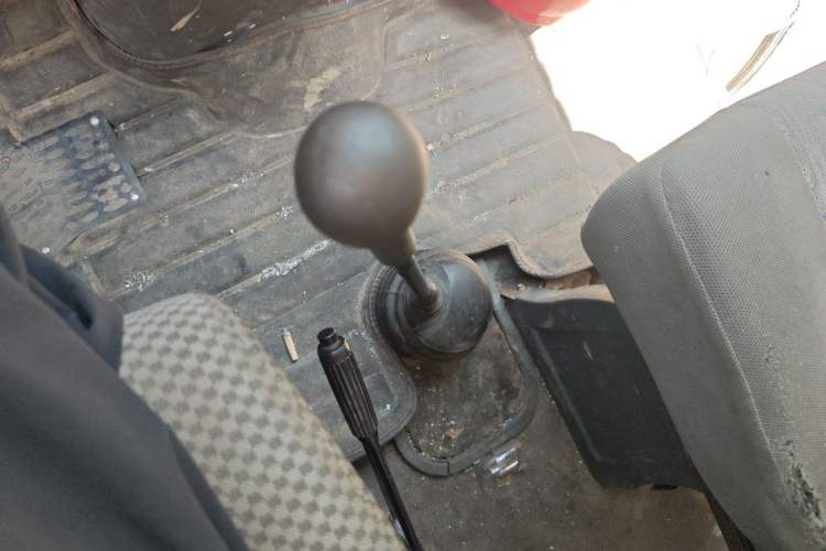 Used Iveco Daily 2014 2.5T-A35 NJ6484ACM47Z4 Gear Lever