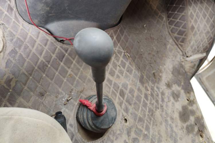 Used Iveco Daily 2014 2.5T-A35 NJ6484ACM47Z4 Gear Lever
