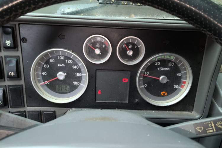 Used Iveco Daily 2014 2.8T-V35 NJ5044XXYQZA43S4 Instrument Cluster