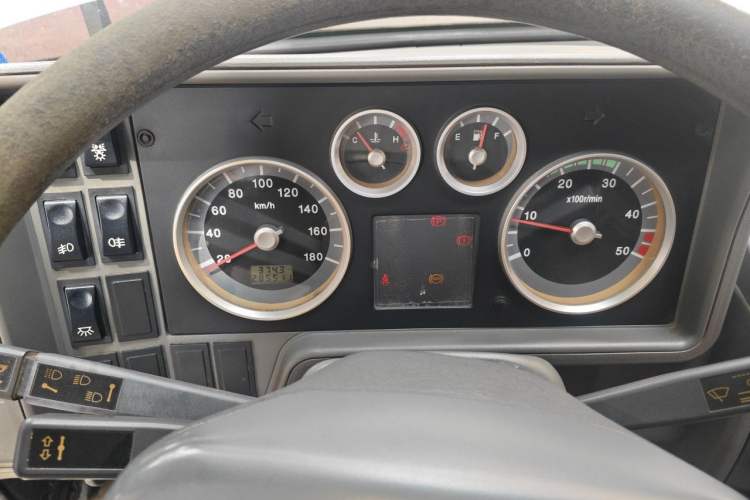 Used Iveco Daily 2014 2.8T-V35 NJ5044XXYQ3A43S4 Instrument Cluster