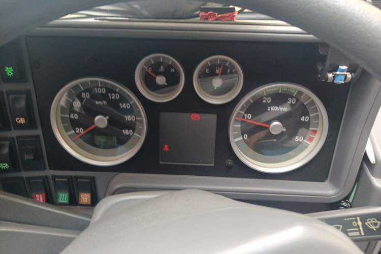 Used Iveco Daily 2014 2.5T-A35 NJ6484ACM47Z4 Instrument Cluster