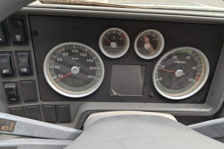 Used Iveco Daily 2014 2.8T-V35 NJ5044XXYQ3A43S4 Instrument Cluster