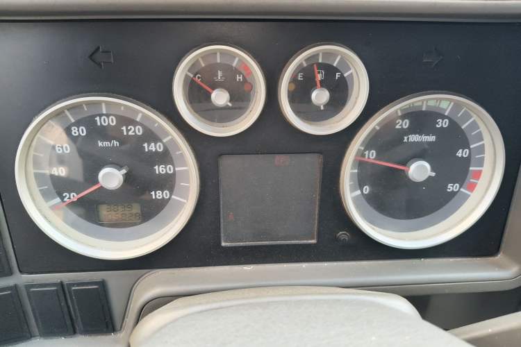 Used Iveco Daily 2014 2.5T-A35 NJ6484ACM47Z4 Instrument Cluster