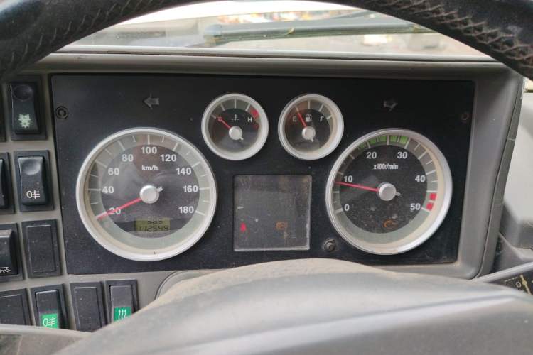Used Iveco Daily 2014 2.5T-A35 NJ6484ACM47Z4 Instrument Cluster