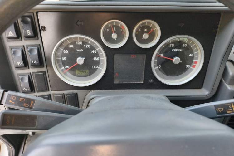 Used Iveco Daily 2014 2.8T-V40 NJ5044XXY3A43S4 Instrument Cluster