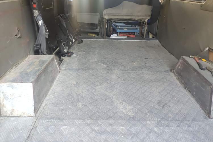 Used Iveco Daily 2014 2.5T-A35 NJ6484ACM47Z4 Interior 4