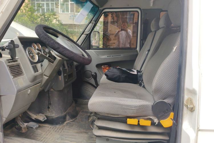 Used Iveco Daily 2014 2.5T-A35 NJ6484ACM47Z4 Left Front Seat