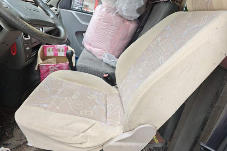 Used Iveco Daily 2014 2.5T-A35 NJ6484ACM47Z4 Left Front Seat