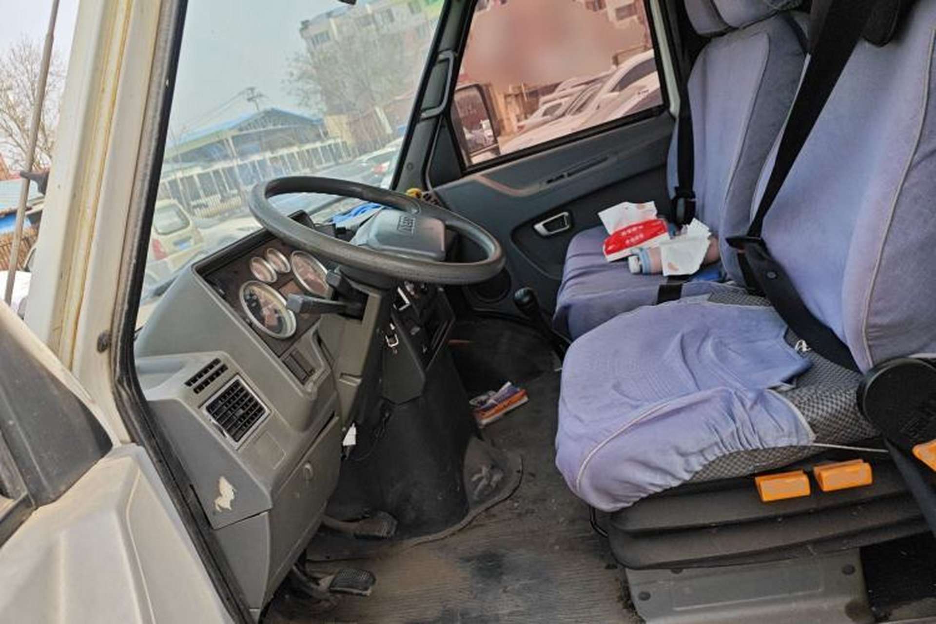 Used Iveco Daily 2014 2.8T-V35 NJ5044XXYQ3A43S4 Left Front Seat