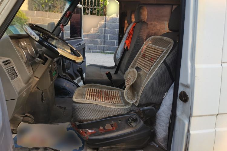 Used Iveco Daily 2014 2.5T-A35 NJ6484ACM47Z4 Left Front Seat