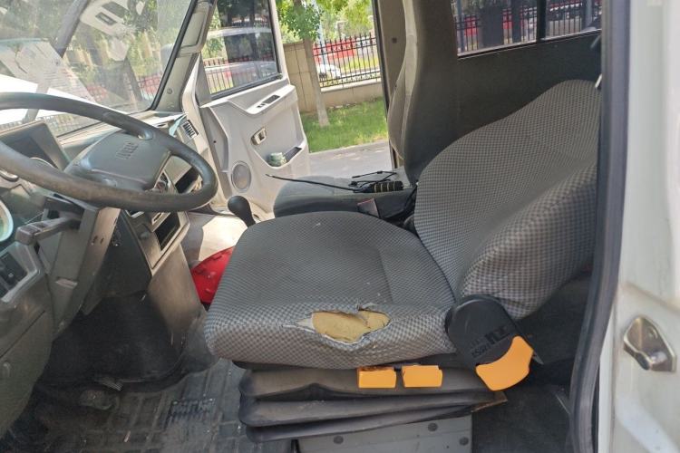 Used Iveco Daily 2014 2.5T-A35 NJ6484ACM47Z4 Left Front Seat