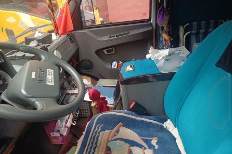 Used Iveco Daily 2014 2.5T-A35 NJ6484ACM47Z4 Left Front Seat
