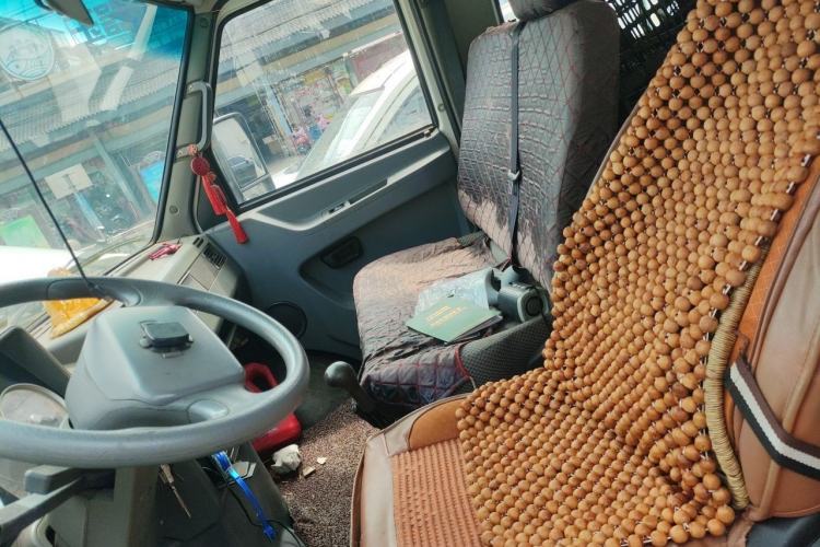 Used Iveco Daily 2014 2.5T-A35 NJ6484ACM47Z4 Left Front Seat