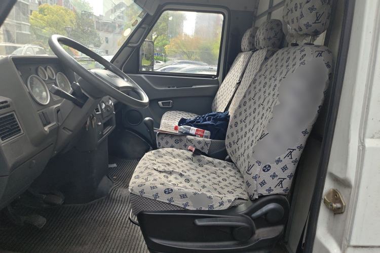 Used Iveco Daily 2014 2.8T-V35 NJ5044XXYQ3A43S4 Left Front Seat
