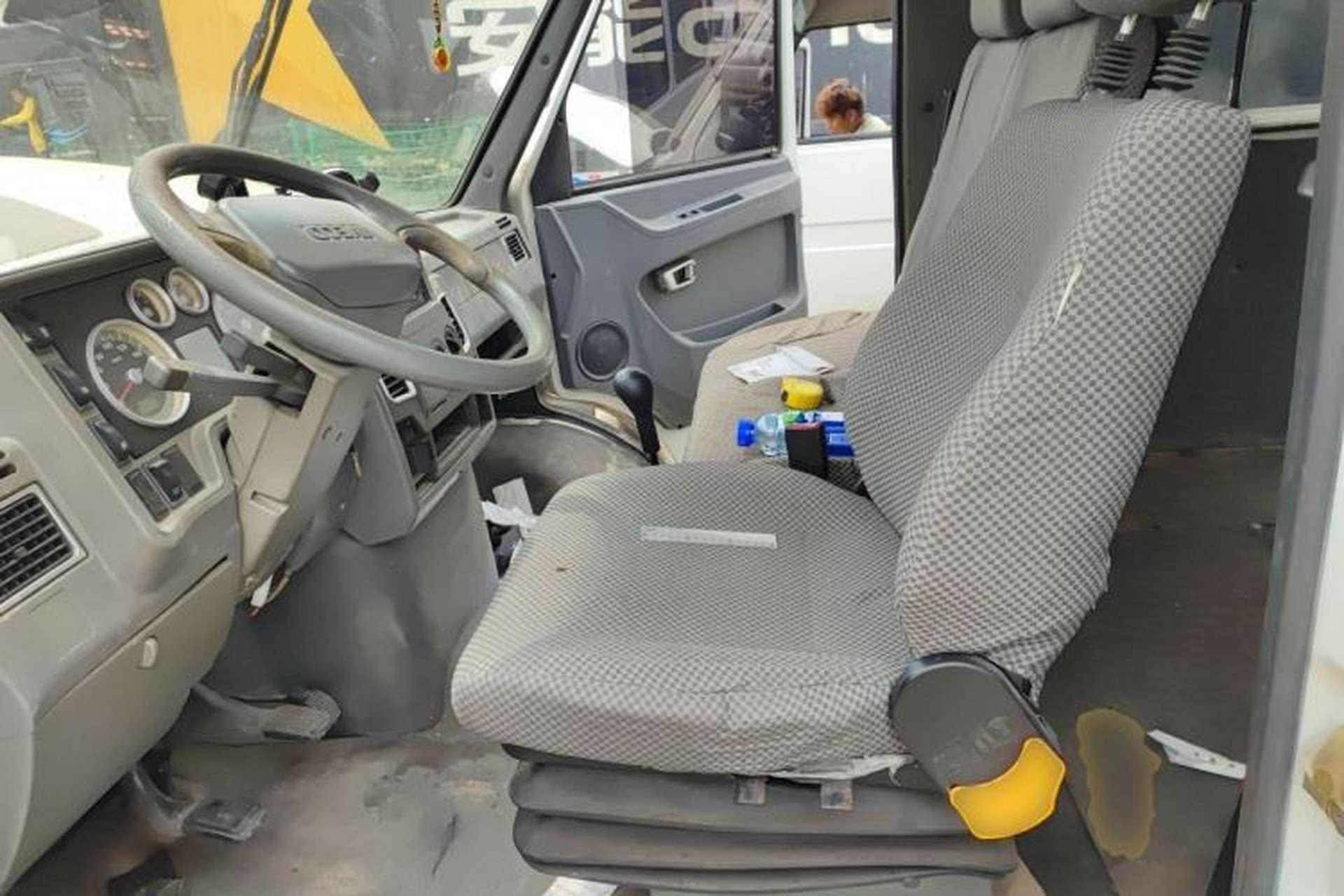 Used Iveco Daily 2014 2.5T-A35 NJ6484ACM47Z4 Left Front Seat