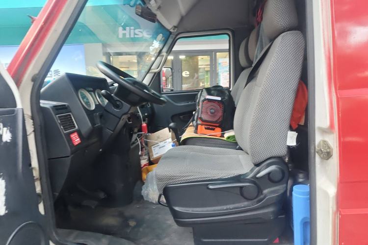 Used Iveco Daily 2014 2.8T-V35 NJ5044XXYQZA43S4 Left Front Seat
