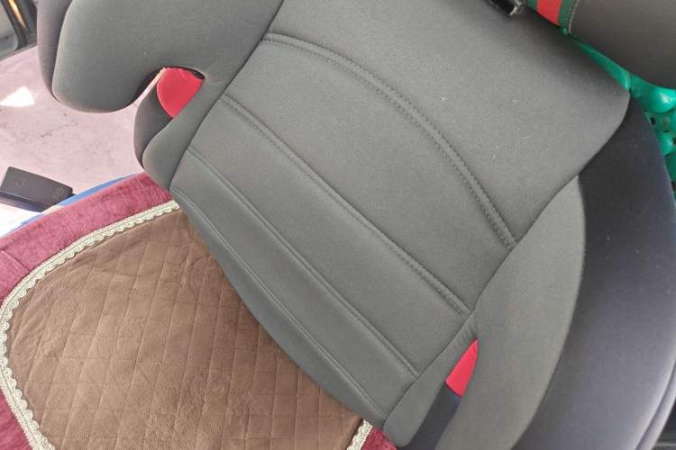Used Iveco Daily 2014 2.8T-A35 NJ6495ACZ43S4 Left Front Seat