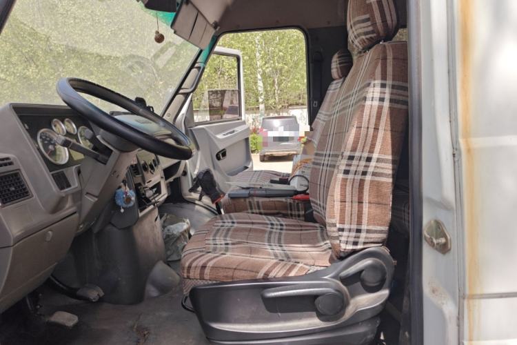 Used Iveco Daily 2014 2.5T-A35 NJ6485AC47Z4 Left Front Seat