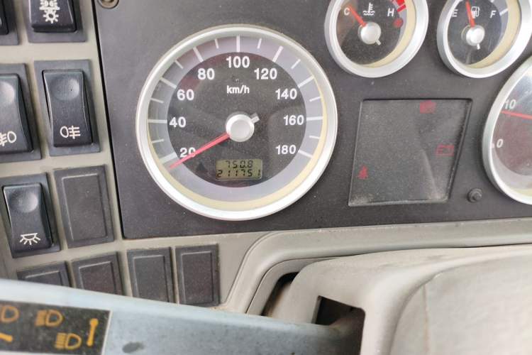 Used Iveco Daily 2014 2.5T-A35 NJ6484ACM47Z4 Odometer Close Up